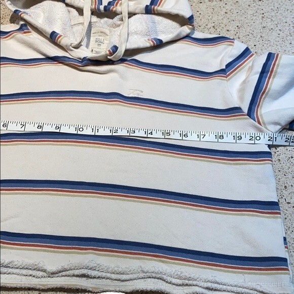 Billabong cropped hoodie, Size 1/XS/S - Picture 3 of 4